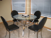 'Ashley Furniture' Kitchen Table w/ 4chairs and 2 mtaching Bar Stools